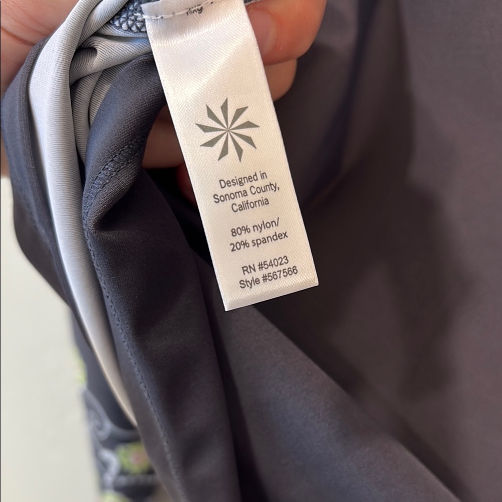 NWT Athleta Long Sleeve Rash guard - Picture 5 of 5